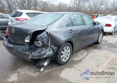 2009 Toyota Camry Xle z USA, uszkodzony, nr VIN 4T4BE46K39R080010